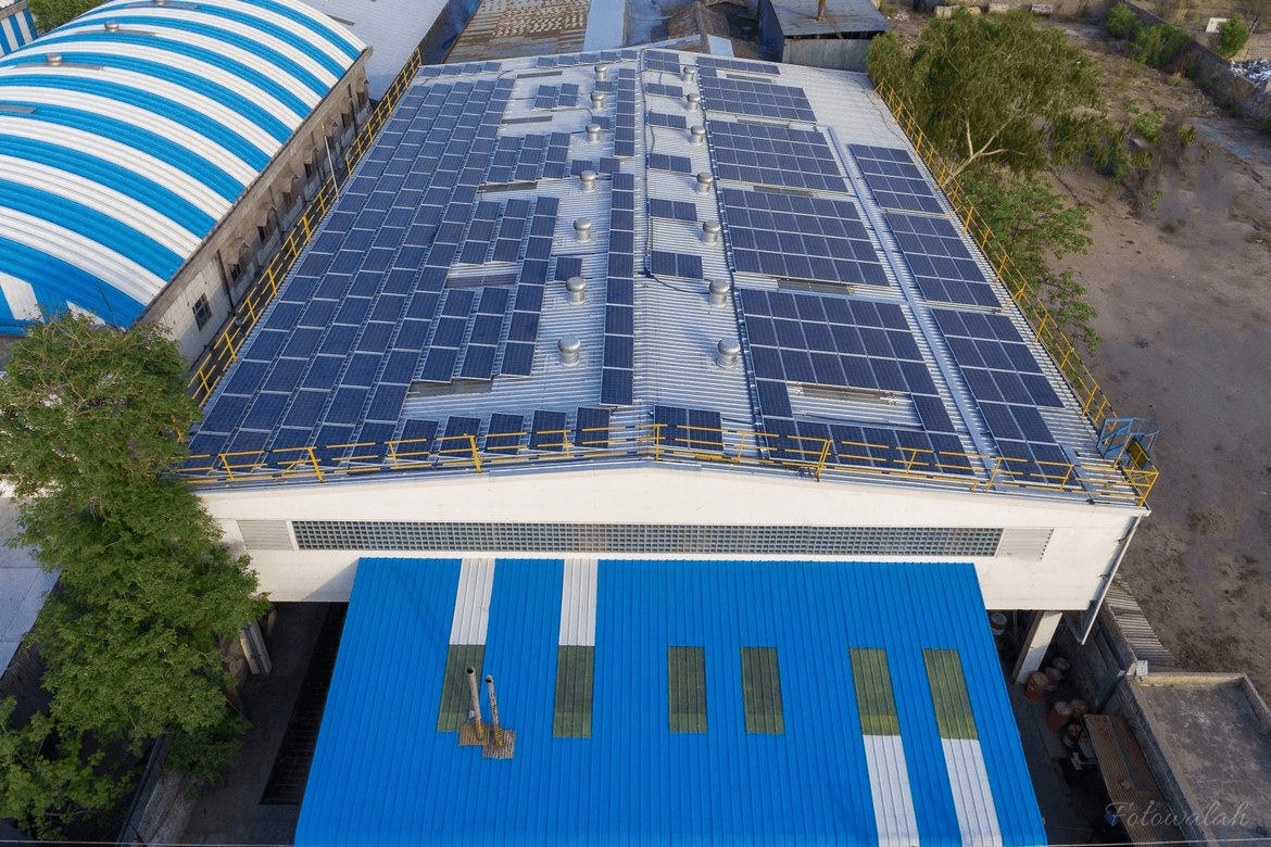Commercial rooftop solar installation